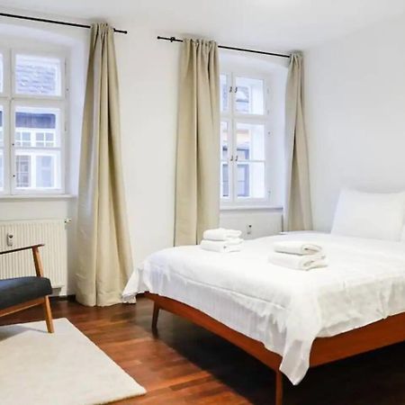 メードリングAuthentic Austrian Flat In The South Of Viennaアパートメント エクステリア 写真