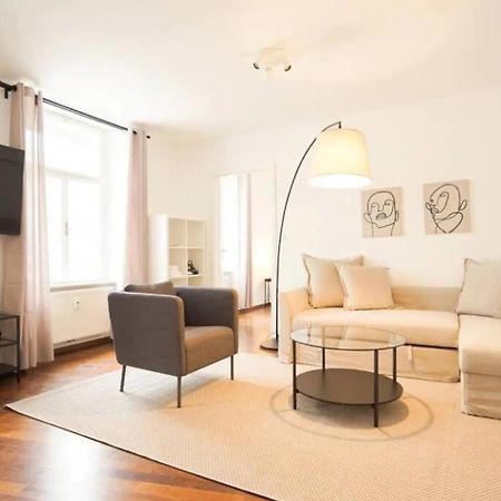 メードリングAuthentic Austrian Flat In The South Of Viennaアパートメント エクステリア 写真