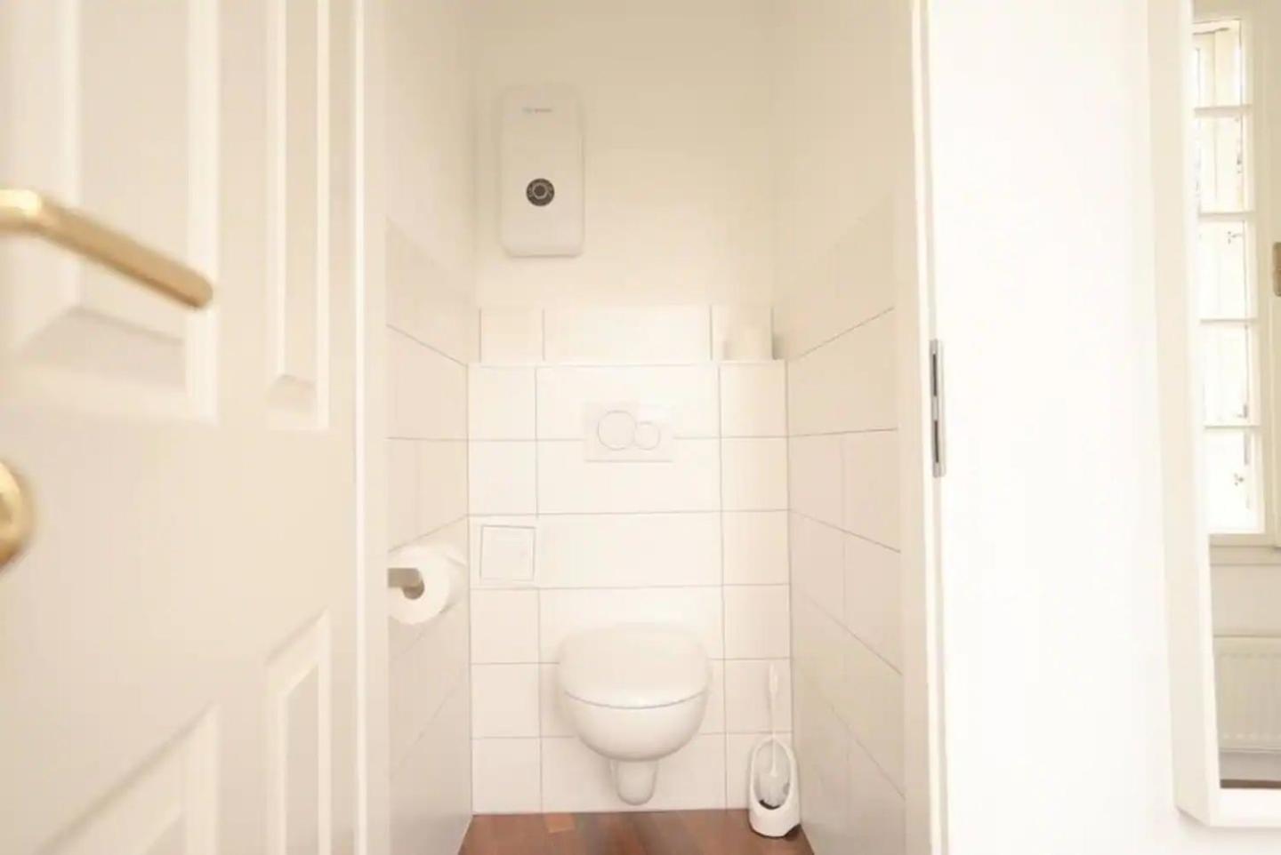 メードリングAuthentic Austrian Flat In The South Of Viennaアパートメント エクステリア 写真