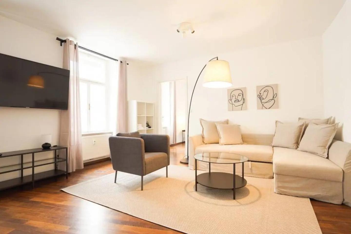 メードリングAuthentic Austrian Flat In The South Of Viennaアパートメント エクステリア 写真