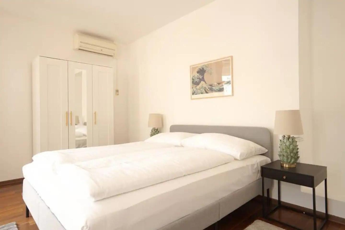 メードリングAuthentic Austrian Flat In The South Of Viennaアパートメント エクステリア 写真