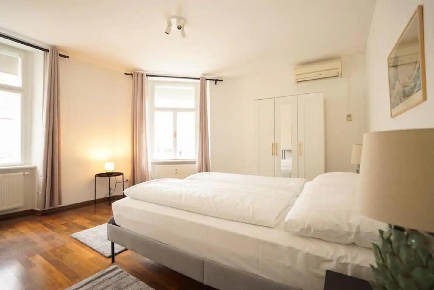 メードリングAuthentic Austrian Flat In The South Of Viennaアパートメント エクステリア 写真