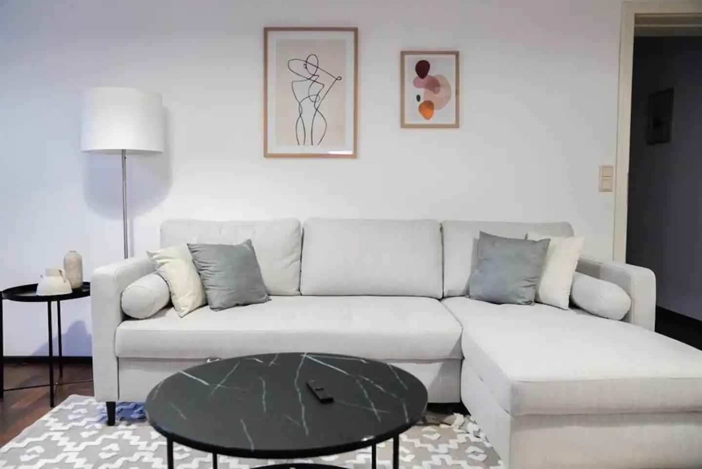 メードリングAuthentic Austrian Flat In The South Of Viennaアパートメント エクステリア 写真