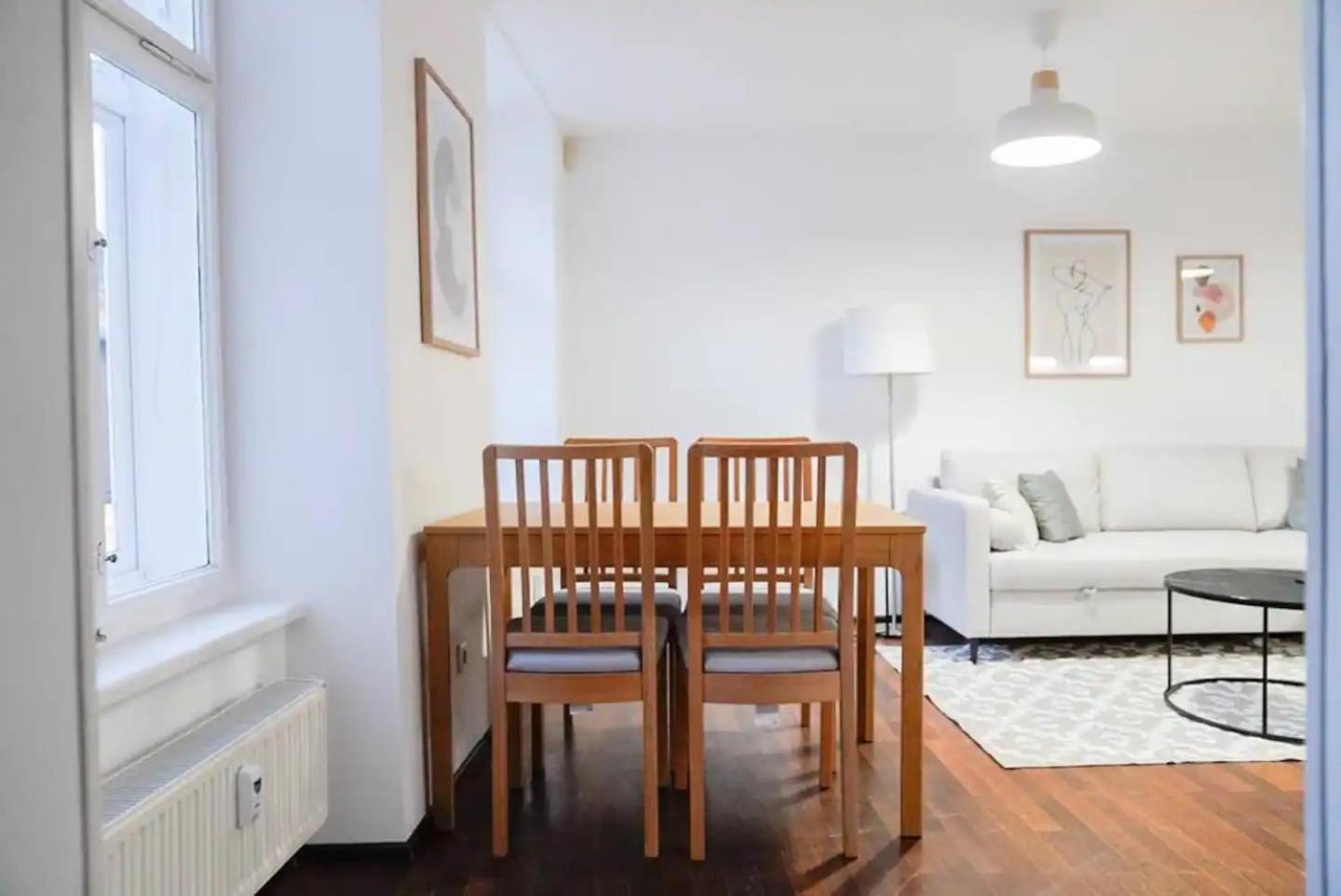 メードリングAuthentic Austrian Flat In The South Of Viennaアパートメント エクステリア 写真
