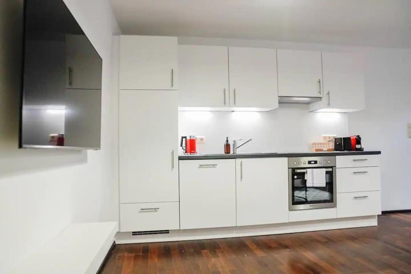 メードリングAuthentic Austrian Flat In The South Of Viennaアパートメント エクステリア 写真