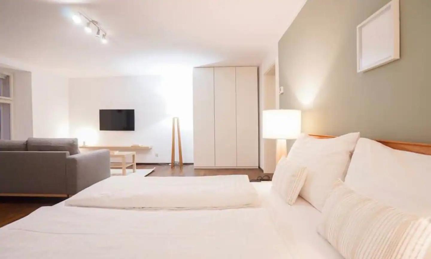 メードリングAuthentic Austrian Flat In The South Of Viennaアパートメント エクステリア 写真