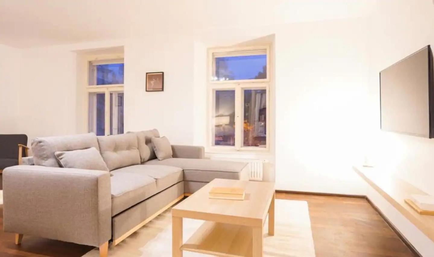 メードリングAuthentic Austrian Flat In The South Of Viennaアパートメント エクステリア 写真