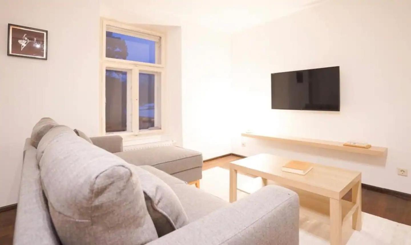 メードリングAuthentic Austrian Flat In The South Of Viennaアパートメント エクステリア 写真