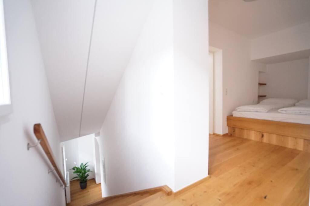 メードリングAuthentic Austrian Flat In The South Of Viennaアパートメント エクステリア 写真