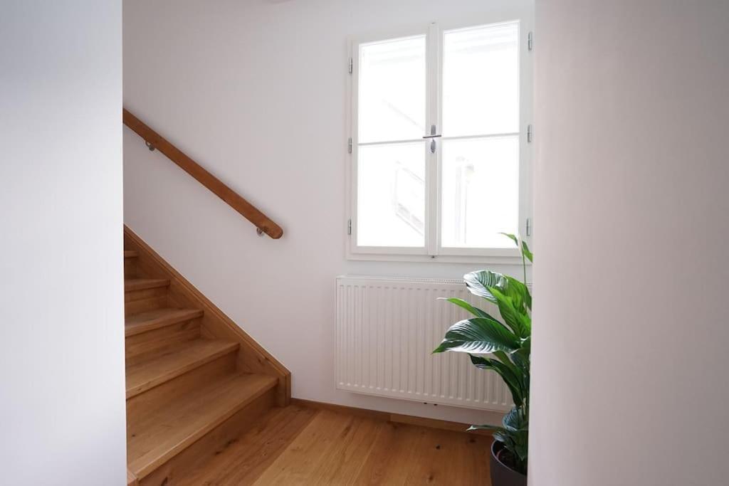 メードリングAuthentic Austrian Flat In The South Of Viennaアパートメント エクステリア 写真